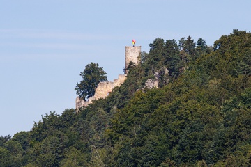 Pohled ze skalního hradu Vranov na Frýdštejn
