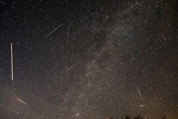 Perseidy, meteory, letadla a satelity